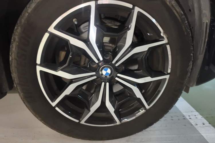 Used BMW X3 2023 xDrive25i M Sport Package Right Front Wheel Hub