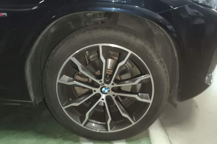 Used BMW X3 2023 xDrive30i Leading Model M Night Edition Package Right Front Wheel Hub
