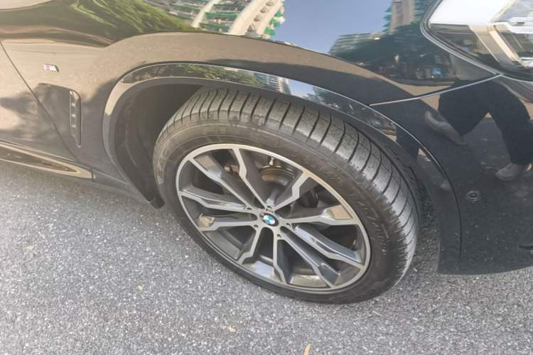 Used BMW X3 2023 xDrive30i Leading Model M Night Edition Package Right Front Wheel Hub