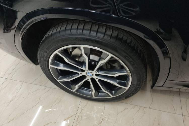 Used BMW X3 2023 xDrive30i Leading Model M Night Edition Package Right Rear Wheel Hub