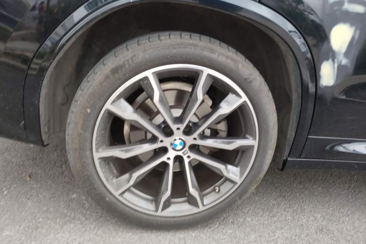 Used BMW X3 2023 Restyled xDrive30i Leading Edition M Night Sky Package Right Rear Wheel Hub