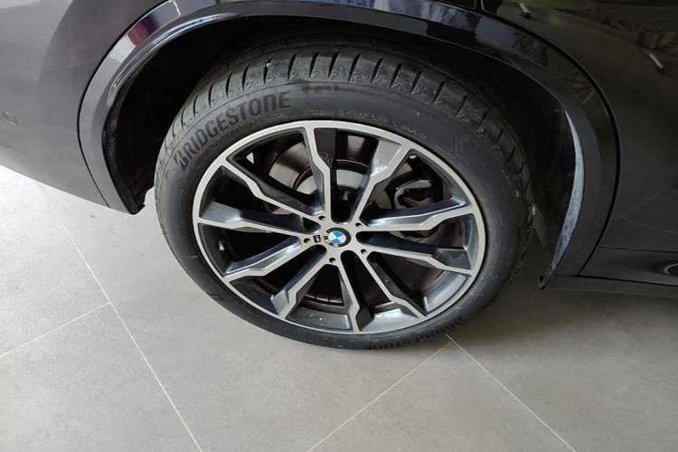 Used BMW X3 2023 Restyled xDrive30i Leading Edition M Night Sky Package Right Rear Wheel Hub