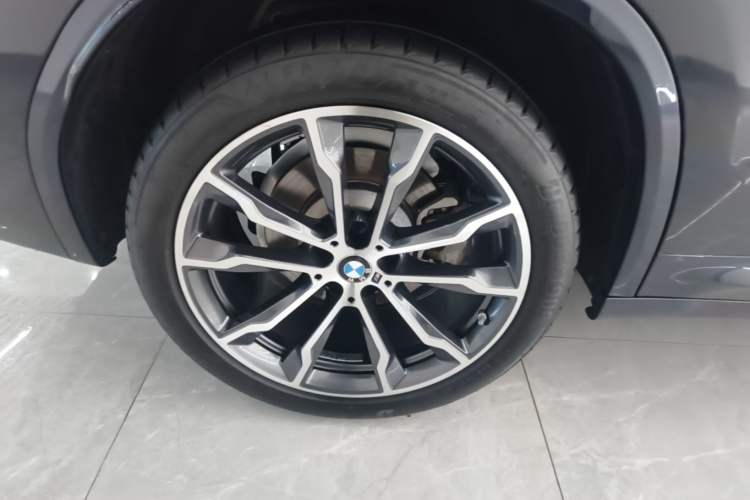 Used BMW X3 2023 Restyled xDrive30i Leading Edition M Night Sky Package Right Rear Wheel Hub