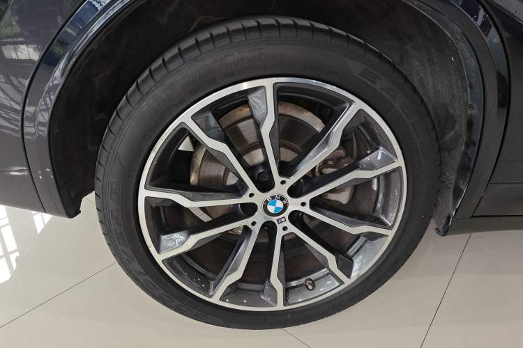 Used BMW X3 2023 xDrive30i Leading Model M Night Edition Package Right Rear Wheel Hub