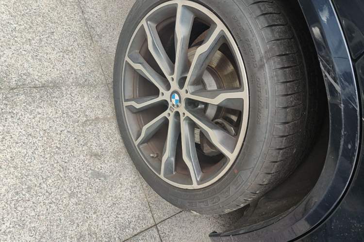 Used BMW X3 2023 xDrive30i Leading Model M Night Edition Package Right Rear Wheel Hub