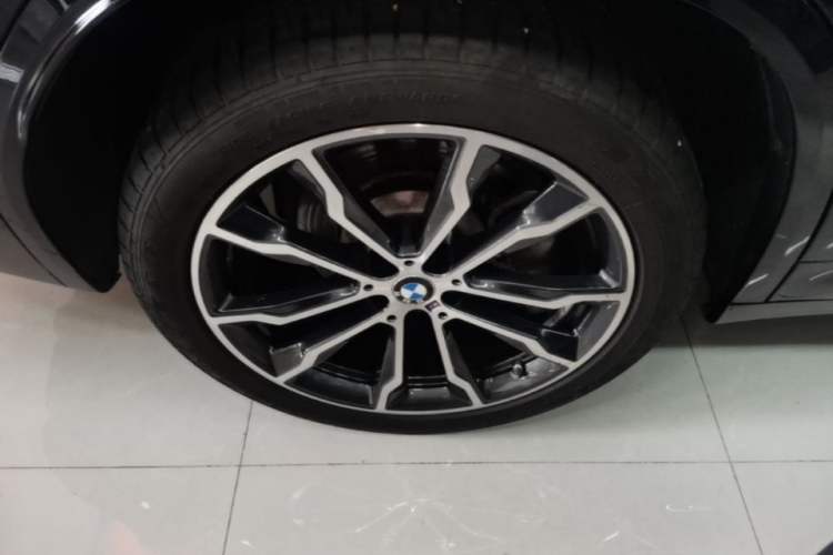 Used BMW X3 2023 Restyled xDrive30i Leading Edition M Night Sky Package Right Rear Wheel Hub