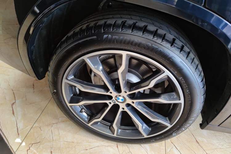 Used BMW X3 2023 Restyled xDrive30i Leading Edition M Night Sky Package Right Rear Wheel Hub