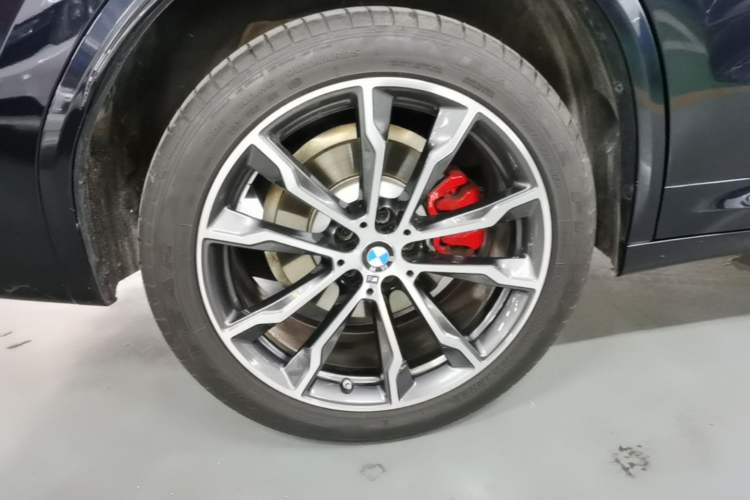 Used BMW X3 2023 Restyled xDrive30i Leading Edition M Night Sky Package Right Rear Wheel Hub