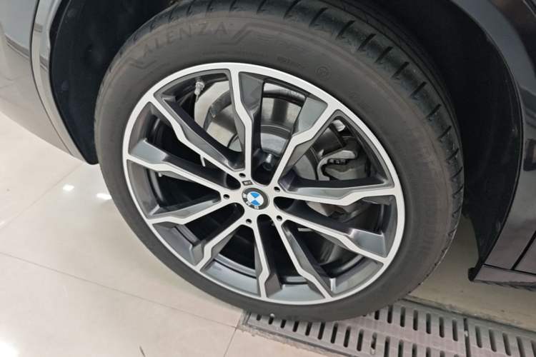Used BMW X3 2023 Restyled xDrive30i Leading Edition M Night Sky Package Right Rear Wheel Hub