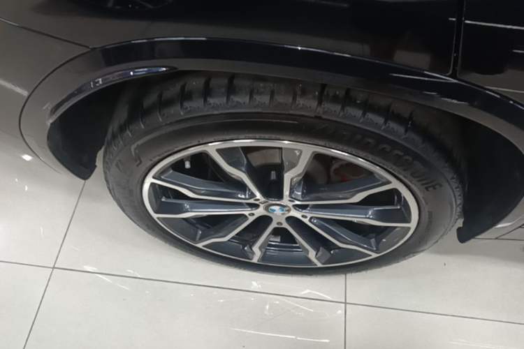 Used BMW X3 2023 xDrive30i Leading Model M Night Edition Package Right Rear Wheel Hub