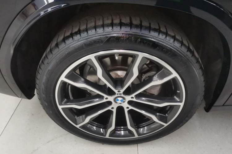 Used BMW X3 2023 xDrive30i Leading Model M Night Edition Package Right Rear Wheel Hub