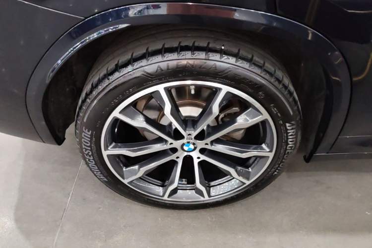 Used BMW X3 2023 xDrive30i Leading Model M Night Edition Package Right Rear Wheel Hub