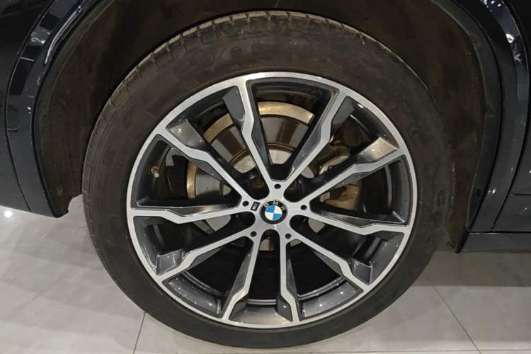 Used BMW X3 2023 Restyled xDrive30i Leading Edition M Night Sky Package Right Rear Wheel Hub