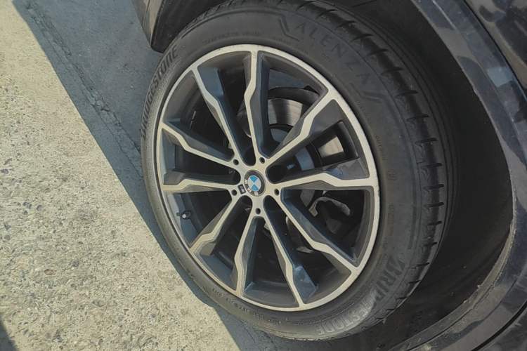 Used BMW X3 2023 Restyled xDrive30i Leading Edition M Night Sky Package Right Rear Wheel Hub