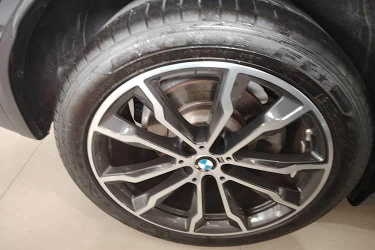 Used BMW X3 2023 xDrive30i Leading Model M Night Edition Package Right Rear Wheel Hub