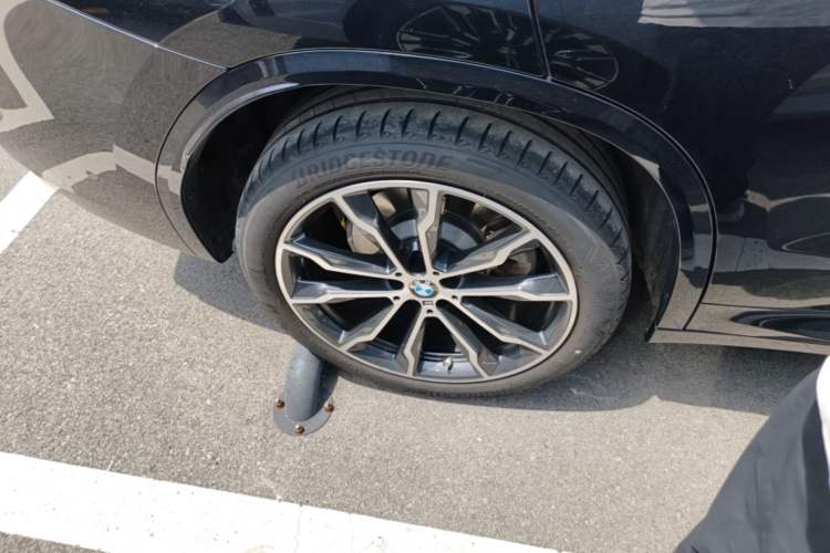 Used BMW X3 2023 Restyled xDrive30i Leading Edition M Night Sky Package Right Rear Wheel Hub