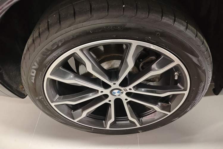 Used BMW X3 2023 xDrive30i Leading Model M Night Edition Package Right Rear Wheel Hub