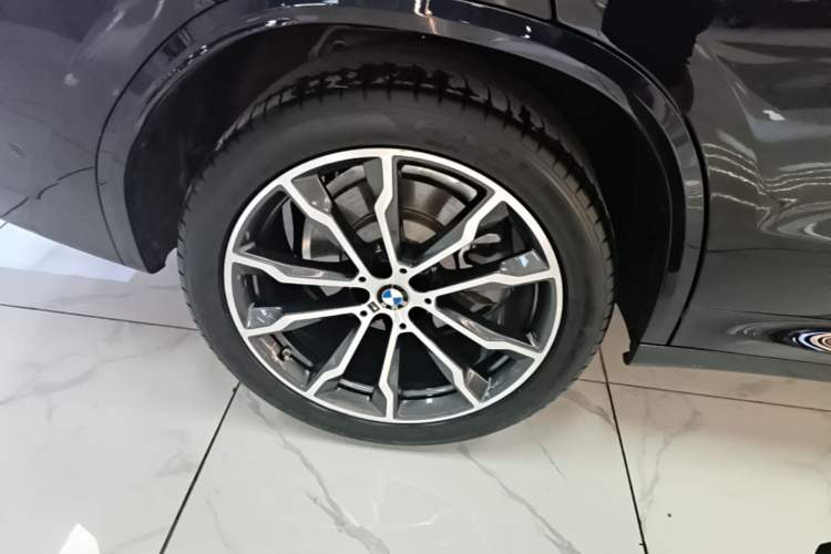 Used BMW X3 2023 Restyled xDrive30i Leading Edition M Night Sky Package Right Rear Wheel Hub