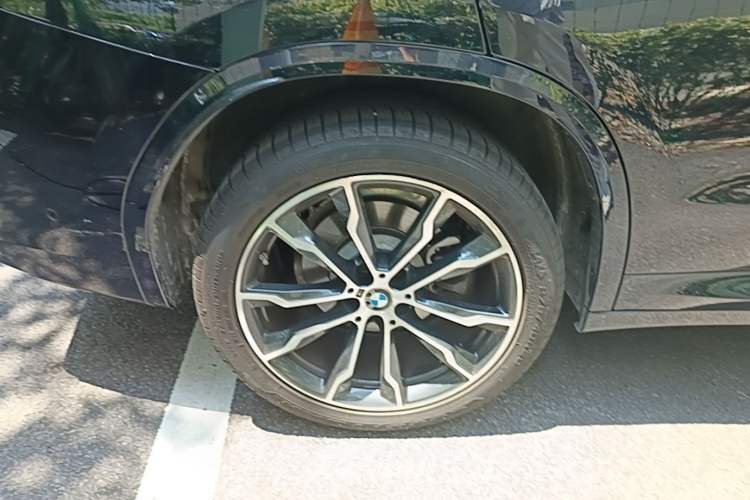 Used BMW X3 2023 Restyled xDrive30i Leading Edition M Night Sky Package Right Rear Wheel Hub
