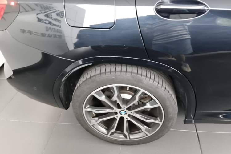 Used BMW X3 2023 Restyled xDrive30i Leading Edition M Night Sky Package Right Rear Wheel Hub
