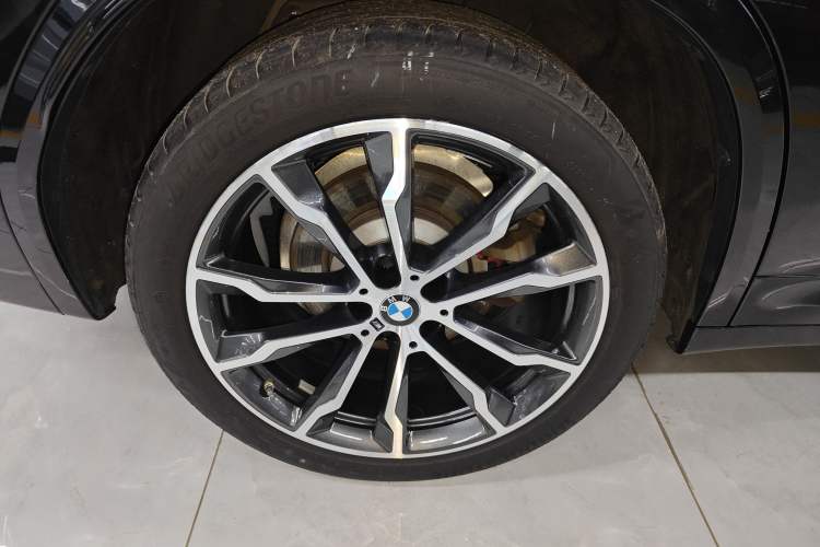 Used BMW X3 2023 Restyled xDrive30i Leading Edition M Night Sky Package Right Rear Wheel Hub