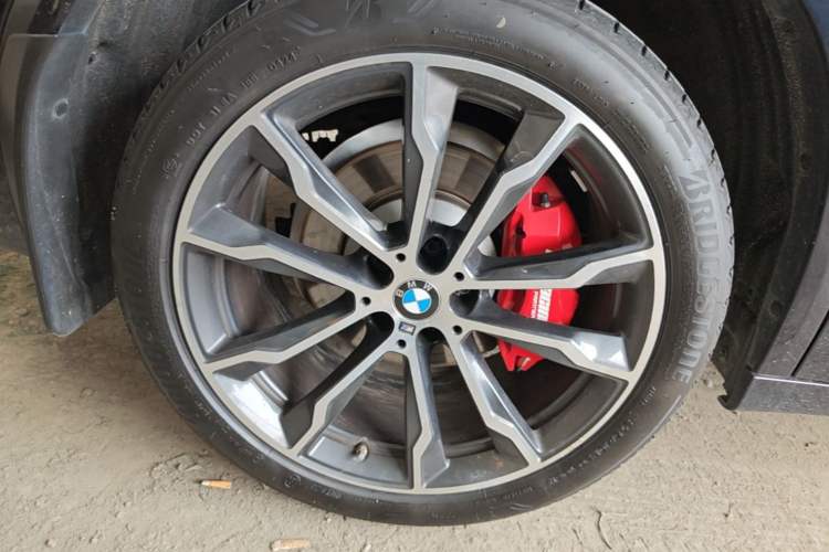 Used BMW X3 2023 Restyled xDrive30i Leading Edition M Night Sky Package Right Rear Wheel Hub