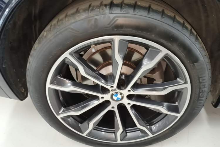 Used BMW X3 2023 Restyled xDrive30i Leading Edition M Night Sky Package Right Rear Wheel Hub