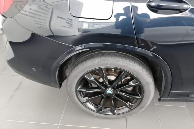 Used BMW X3 2023 Restyled xDrive30i Luxury Version M Night Edition Package Right Rear Wheel Hub