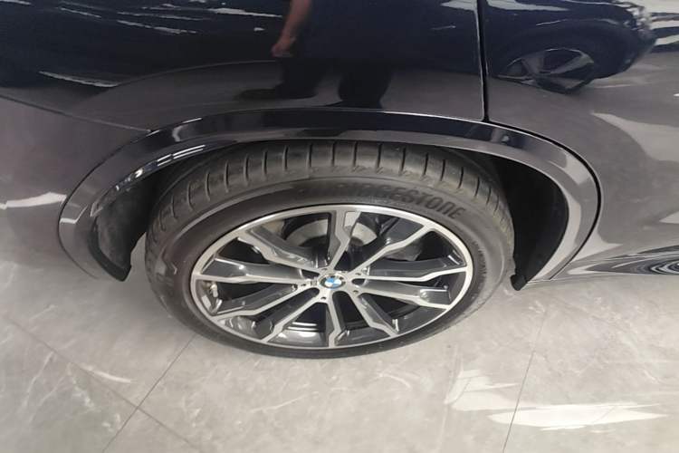 Used BMW X3 2023 Restyled xDrive30i Leading Edition M Night Sky Package Right Rear Wheel Hub