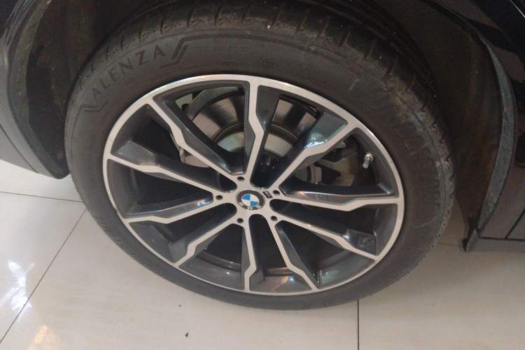 Used BMW X3 2023 Restyled xDrive30i Leading Edition M Night Sky Package Right Rear Wheel Hub