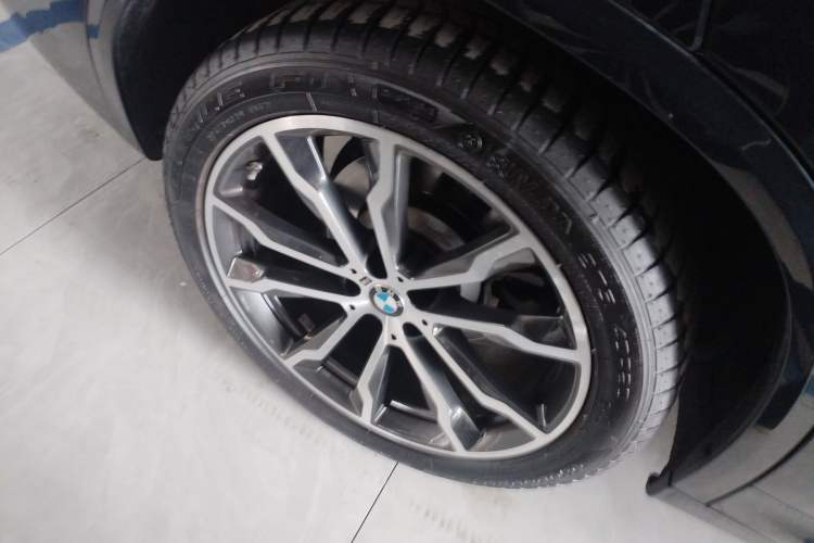 Used BMW X3 2023 Restyled xDrive30i Leading Edition M Night Sky Package Right Rear Wheel Hub