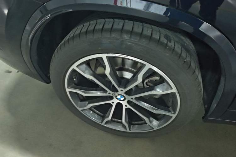 Used BMW X3 2023 xDrive30i Leading Model M Night Edition Package Right Rear Wheel Hub
