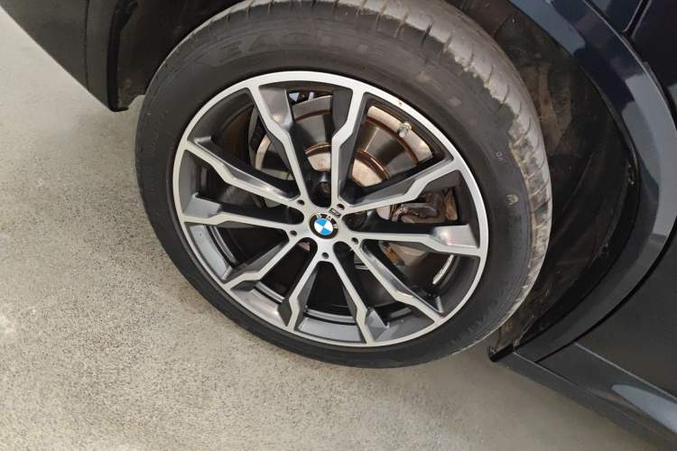 Used BMW X3 2023 Restyled xDrive30i Leading Edition M Night Sky Package Right Rear Wheel Hub