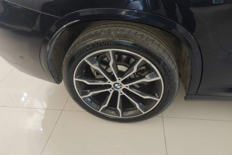 Used BMW X3 2023 Restyled xDrive30i Leading Edition M Night Sky Package Right Rear Wheel Hub