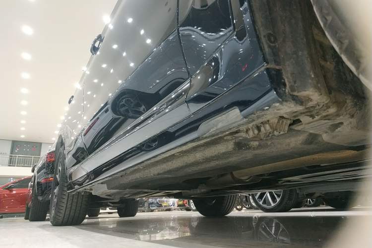 Used BMW X3 2023 xDrive25i M Sport Package Right Side Sill