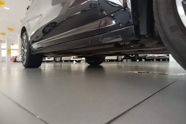 Used BMW X3 2023 Restyled xDrive30i Leading Edition M Night Sky Package Right Side Sill