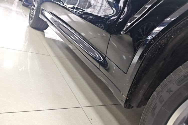 Used BMW X3 2023 Restyled xDrive30i Leading Edition M Night Sky Package Right Side Sill