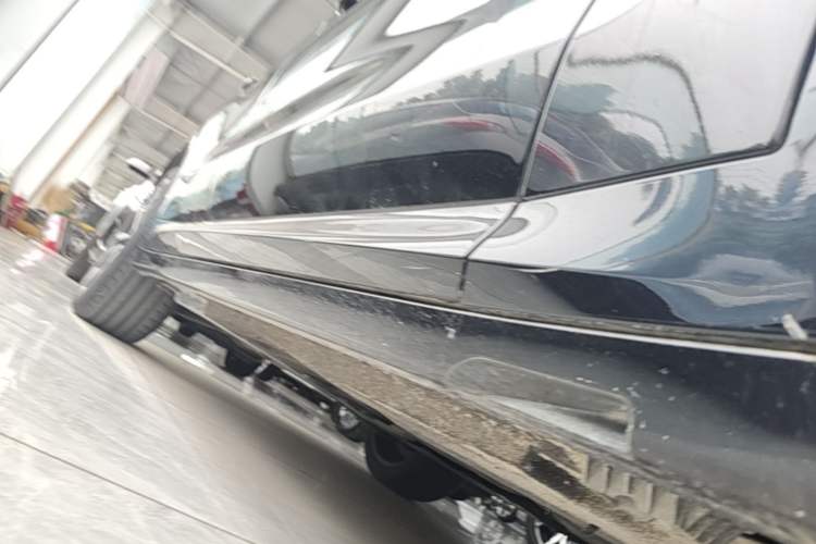Used BMW X3 2023 Restyled xDrive30i Leading Edition M Night Sky Package Right Side Sill