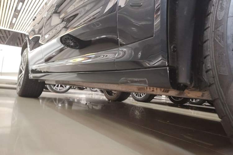 Used BMW X3 2023 xDrive30i Leading Model M Night Edition Package Right Side Sill