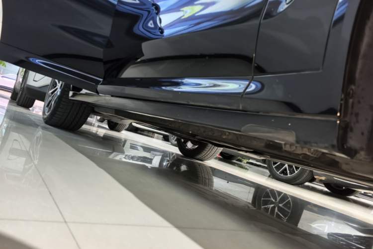 Used BMW X3 2023 Restyled xDrive30i Leading Edition M Night Sky Package Right Side Sill