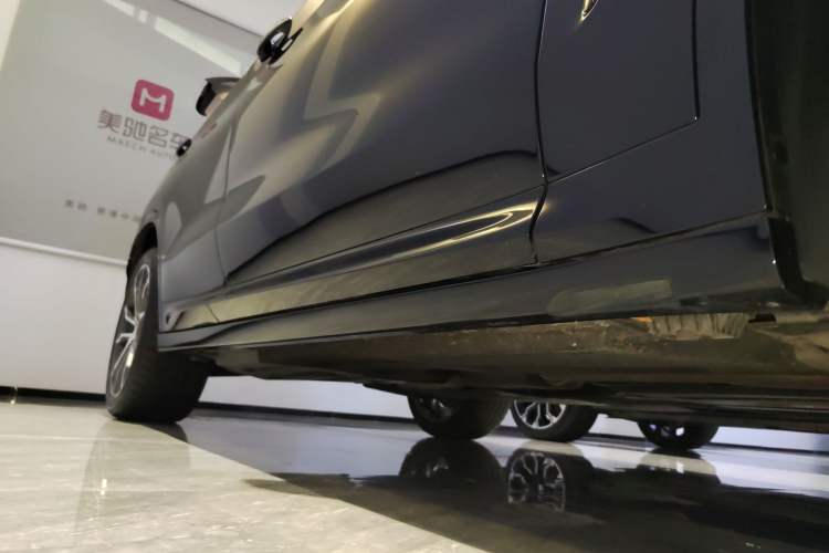 Used BMW X3 2023 Restyled xDrive30i Leading Edition M Night Sky Package Right Side Sill