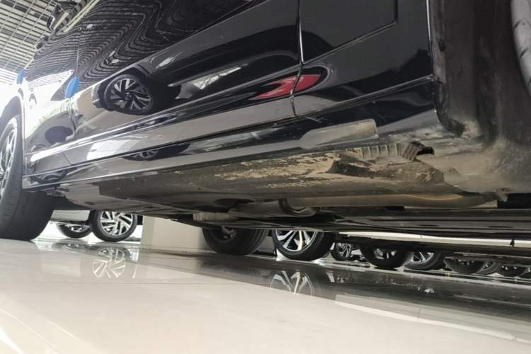 Used BMW X3 2023 xDrive25i M Sport Package Right Side Sill