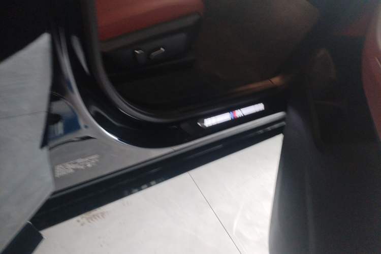 Used BMW X3 2023 Restyled xDrive30i Leading Edition M Night Sky Package Right Side Sill