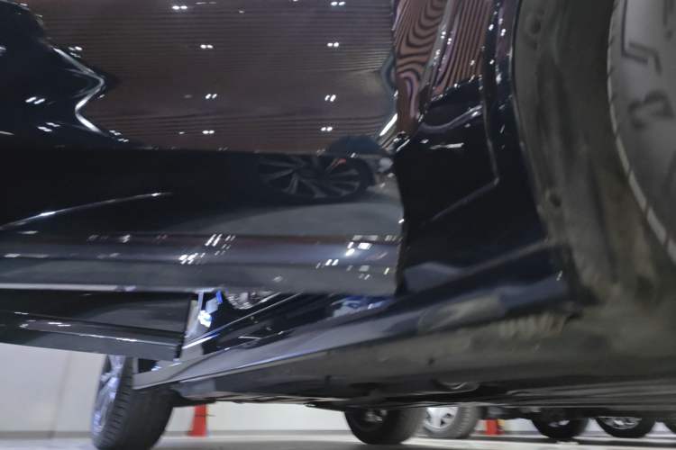 Used BMW X3 2023 xDrive30i Leading Model M Night Edition Package Right Side Sill