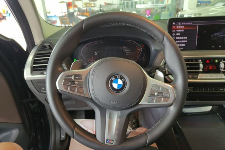 Used BMW X3 2023 Restyled xDrive30i Leading Edition M Night Sky Package Steering Wheel