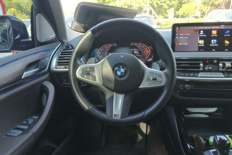 Used BMW X3 2023 xDrive30i Luxury Edition M Night Sky Package Steering Wheel