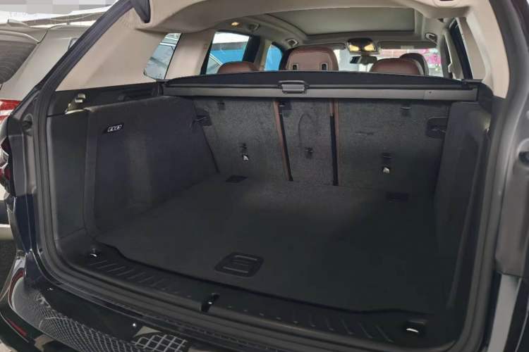 Used BMW X3 2023 xDrive25i M Sport Package Trunk