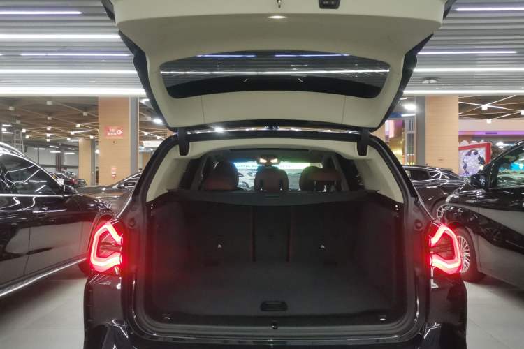 Used BMW X3 2023 xDrive30i Leading Model M Night Edition Package Trunk