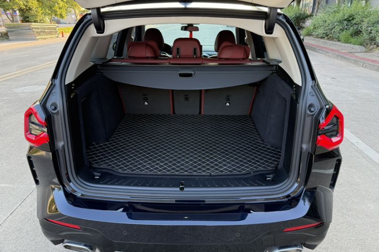 Used BMW X3 2023 xDrive25i M Sport Package Trunk