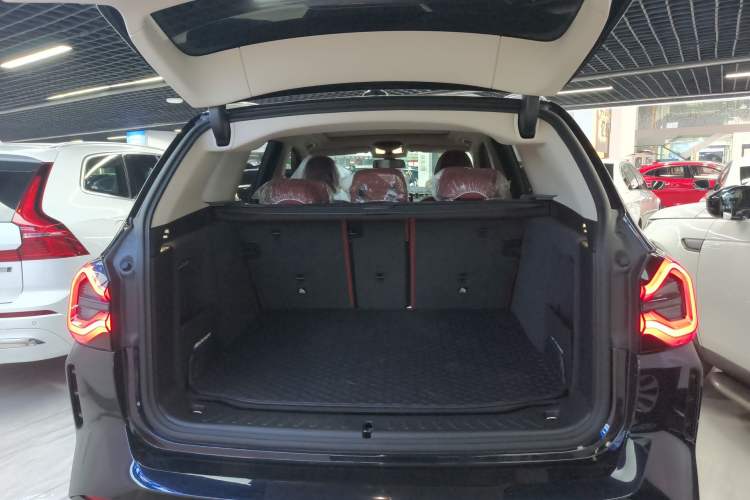 Used BMW X3 2023 xDrive25i M Sport Package Trunk
